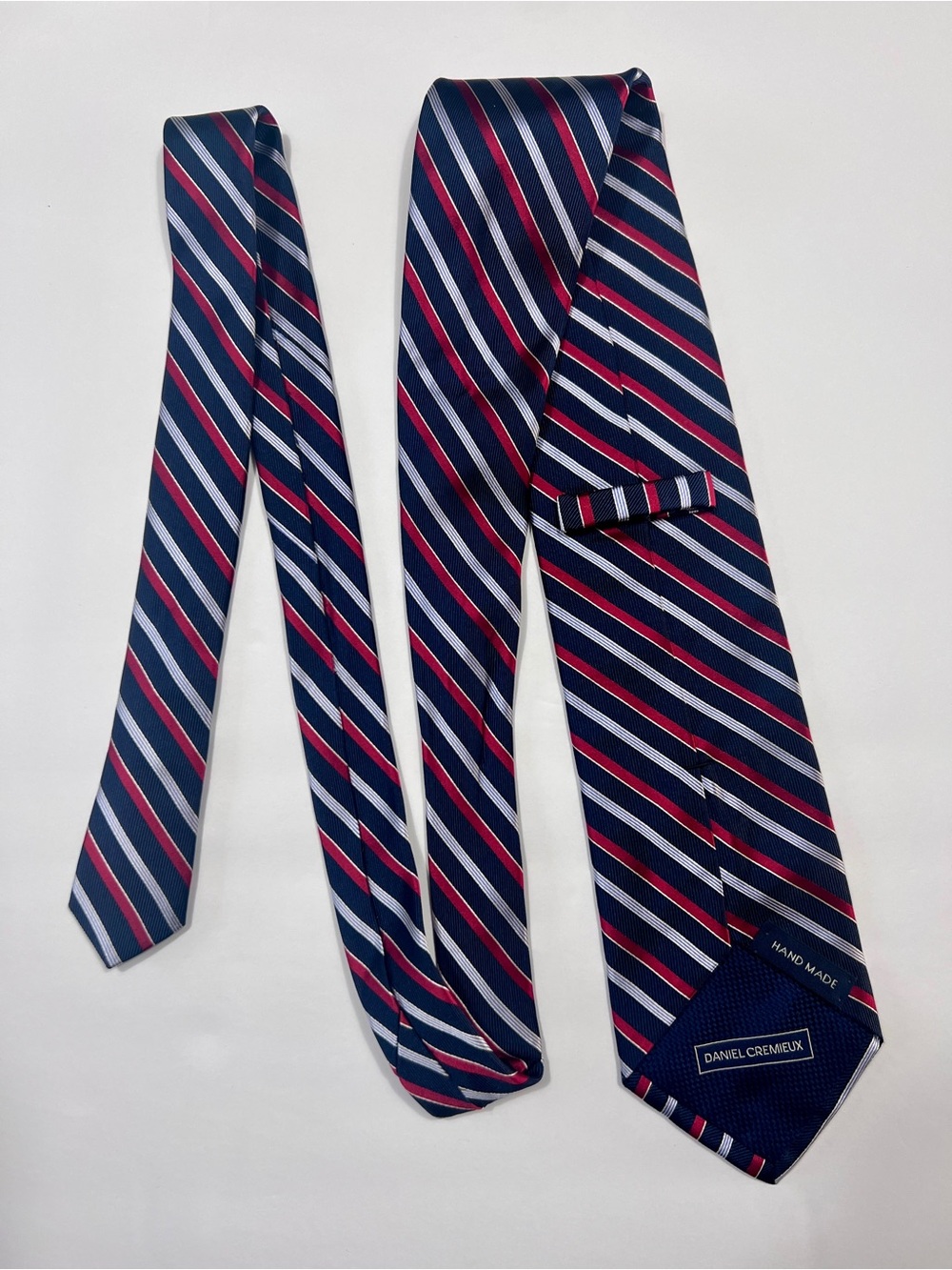 Daniel Cremieux Silk Tie Navy Red Stripe Approx 61" Long